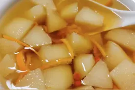 咳嗽最怕这碗汤，每天煮一锅，润肺止咳效果好，一家人受益！图片