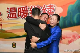 《亲爱的》原型父子14年后团聚：“养父母”与人贩子是亲戚图片