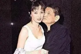 台湾第一丑男黄任中：赚50亿花25亿泡妞，扬言没有女人吃不下饭图片