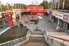 可逛街购物 可健身停车——人防工程变身“共享客厅”图片