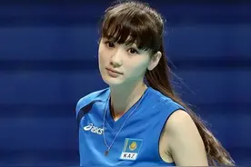 排球仙女莎宾娜近况曝光，妹妹头消失变美艳厚唇人妻，对比差超大图片