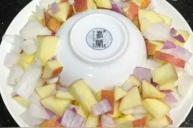 低估了“洋葱苹果水”这个土办法，喝完就舒服了图片