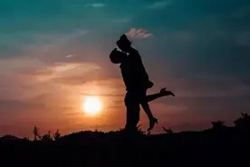 梁栩栩：（89）哎呀我的妈妈呀！刘村长呢！速效救心丸！图片