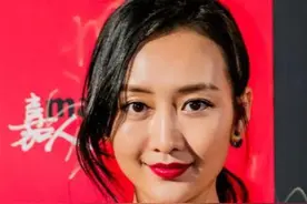 王鸥真有勇气，走红毯放弃礼服，选择蕾丝吊带睡衣，反而更惹眼了图片