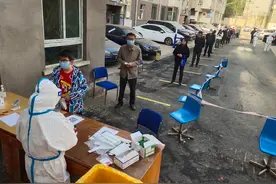 山西太原小店区平阳路电子研究所小区有序做第三轮核酸检测图片