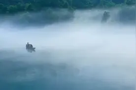 古人训：“举头三尺有神明，不畏人知畏己知”，越早明白越好图片