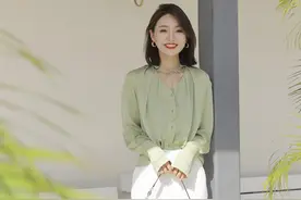 “衬衫+烟管裤”也太好穿了！特别是小个子女生，上身时髦又显高图片