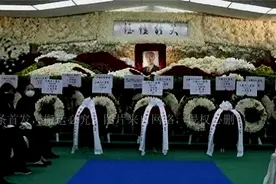 李国宝是谁，能为何鸿燊扶灵？香港第一望族就连李嘉诚也让他三分图片