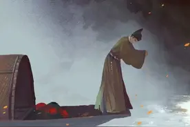 四首诗词，慨叹人生百年：人间万事浑如梦，繁华无凭水空流图片