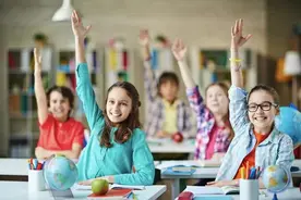 孩子若有4个“小毛病”，暗示智商高、聪明，父母别急着乱纠正图片