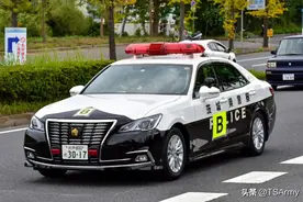 盘点现役日本警察的“十大件”图片
