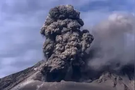 要出大事？日本多个火山口同时喷发，多地发生异常现象！图片