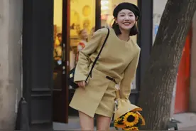 入冬后，女人这样穿得体又显气质，这8套衣服今年很流行，超好看图片