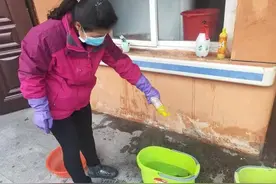 孩子误服84消毒液，妈妈逼娃喝生鸡蛋才就医，医生：做得对图片