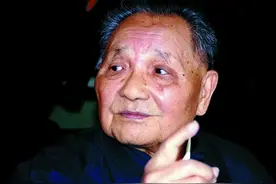 91年苏联解体后，中国面临危机，邓小平是如何力挽狂澜的？图片