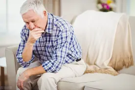男性步入“衰老期”，身体有6大迹象，若一个不占，说明还很强壮图片