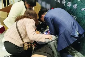 先救人再结婚！护士新郎在婚礼现场救下隔壁厅突发癫痫的宾客，新娘力挺：你快去吧，这里有我，我等你回来图片