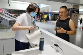 长春站内的“幸福驿站”为逾万名重点旅客带去幸福！图片