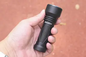 短小精悍的性能均衡之作！傲雷神剑Javelot mini远射战术手电体验图片