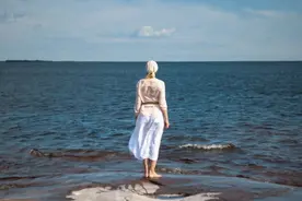 成年人应有的清醒：大方谈钱图片