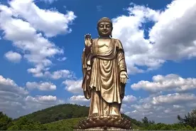 世界最完整佛像被焚，一夜之间损失18亿，内藏3吨翡翠佛山！图片