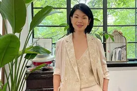 还记得国际超模吕燕么？她搬离住了8年的老洋房,带儿子回巴黎生活图片