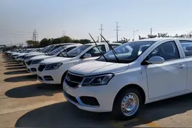 又有大厂“骨折价”卖车！二手车商遭暴击：20年没见过这种情况图片