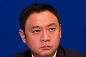 突发！万达集团一高管被带走！知名品牌紧急道歉：全部下架……图片
