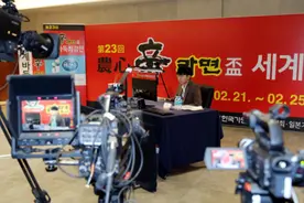 柯洁惨败申真谞后发声：我水平烂，小申比阿法狗强，围棋没法下了图片
