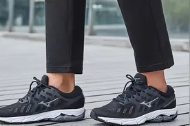 慢跑鞋中机械缓震和材料缓震都有什么特点？谁才是慢跑鞋的未来？图片