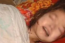 2010年10岁女孩生命垂危，临终前想再见父母一面，父亲：没必要图片