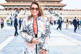 77岁巴西总统访华，小21岁娇妻两天换三套服装，逛故宫观浦江挺嗨图片