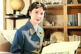 黄梅戏宗师严凤英有多美？曲眉丰颊风华绝代，三婚丈夫至今未娶图片