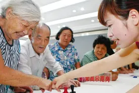 养老金补发要开始了，2200元工资补发不到620元，是真的吗？图片