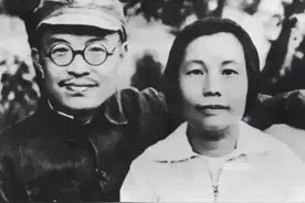 张闻天与刘英成婚后，毛主席登门：结婚不请客，不承认图片