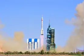 宇航员在外太空如何生活？揭秘宇航员在太空的衣食住行图片