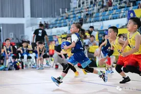 又帅又飒！广东东莞6岁女孩在日照火出圈！图片