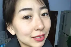 四五十岁的女人涂口红，自然好看，记得这几个小技巧，端庄又减龄图片