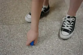 腿部一按一个坑可能是心力衰竭，医生建议：不要忽视，及时就医图片
