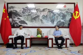 刘世庆与中铝国际副总裁刘瑞平举行工作会谈图片