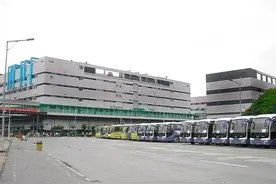 富士康：鸿海深圳龙华厂容纳42万名员工，是人类有史以来最大工厂图片