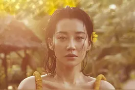 年过半百仍风韵犹存，“不老女神”许晴，真的是年龄越大越惊艳图片