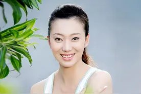 2008年，她在奥运开幕式彩排时摔成瘫痪，如今已是北舞教授图片