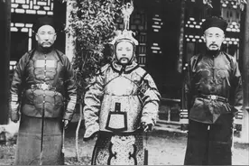 晚清文臣武将老照片：袁世凯穿铠甲很威风，杨沣花钱买官走上仕途图片