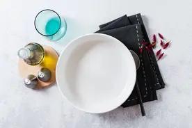 选择陶瓷餐具应该注意些什么？怎样才能选到好的陶瓷餐具？图片