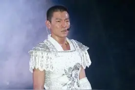 染发打耳洞、奇装异服，不是中国男明星该有的样，这才是中国审美图片