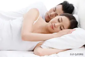 半夜老公外出两个多小时，回来时身上多了几道抓痕图片
