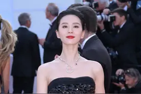戛纳红毯第六天：刘诗诗黑天鹅惊艳，大表姐美得发光，海清妆发怪图片