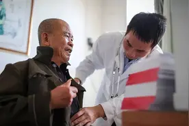 喝酒时不能碰花生米？医生：这3种食物尽量不要做“下酒菜”图片