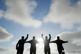 中考作文冲刺主题：只有奋斗的精彩，没有躺平的人生图片